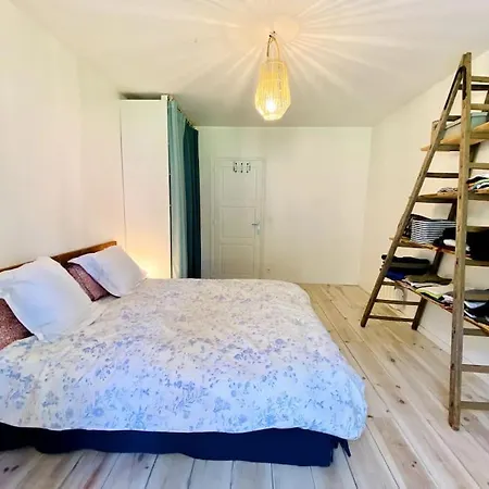Charming, Quiet House 7 Minutes Walk From Center Holiday home