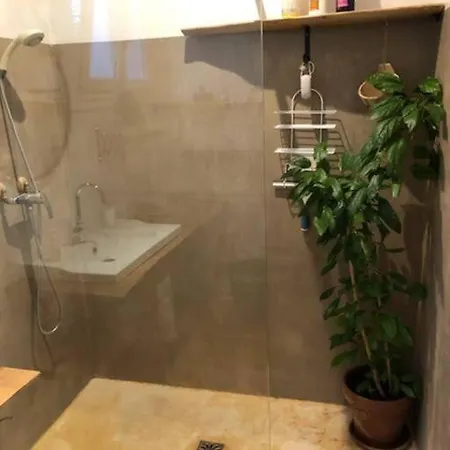 Charming, Quiet House 7 Minutes Walk From Center Antibes