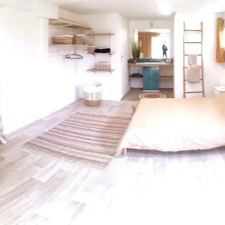 Charming, Quiet House 7 Minutes Walk From Center Ferienhaus Antibes