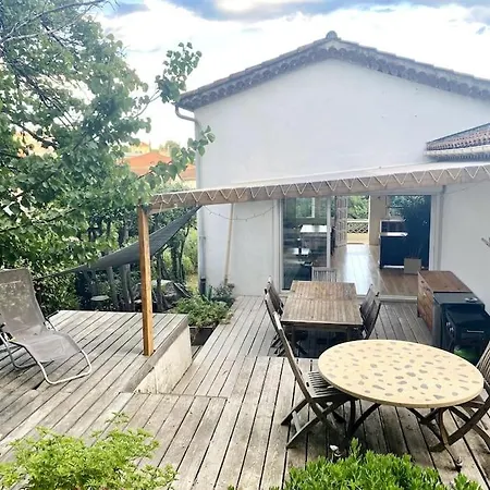 Charming, Quiet House 7 Minutes Walk From Center 펜션